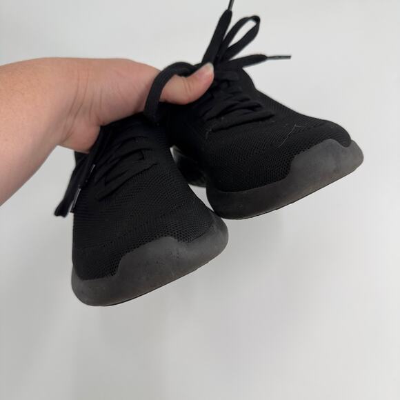 Kizik Athens Blackout 7.5 Sneaker Athletic Running Black Tie Hands Free - Picture 6 of 12